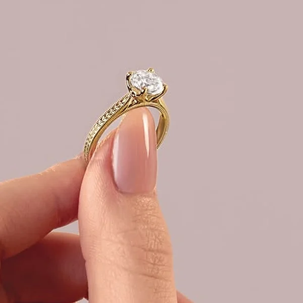 Oval cut diamond ring