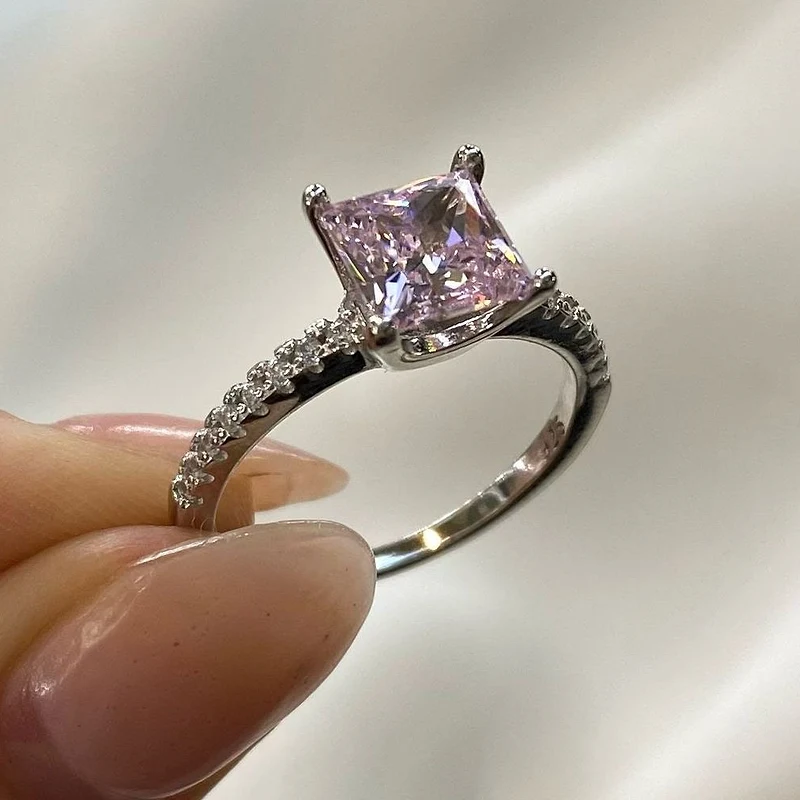 Princess cut diamond ring
